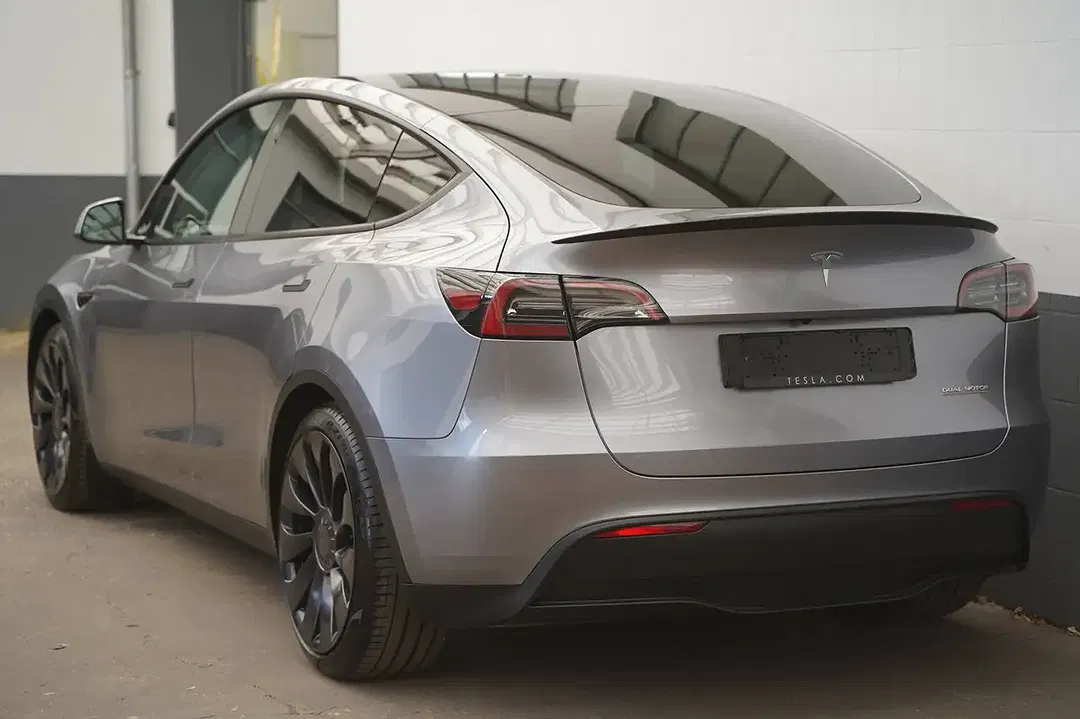 Tesla Model Y Performance - Thumbnail 5