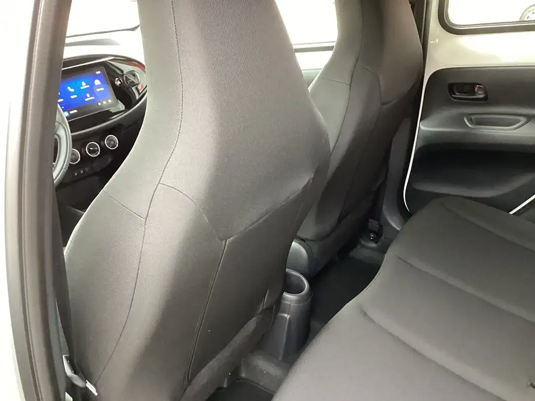 Toyota Aygo X CVT Business Edition - Thumbnail 13