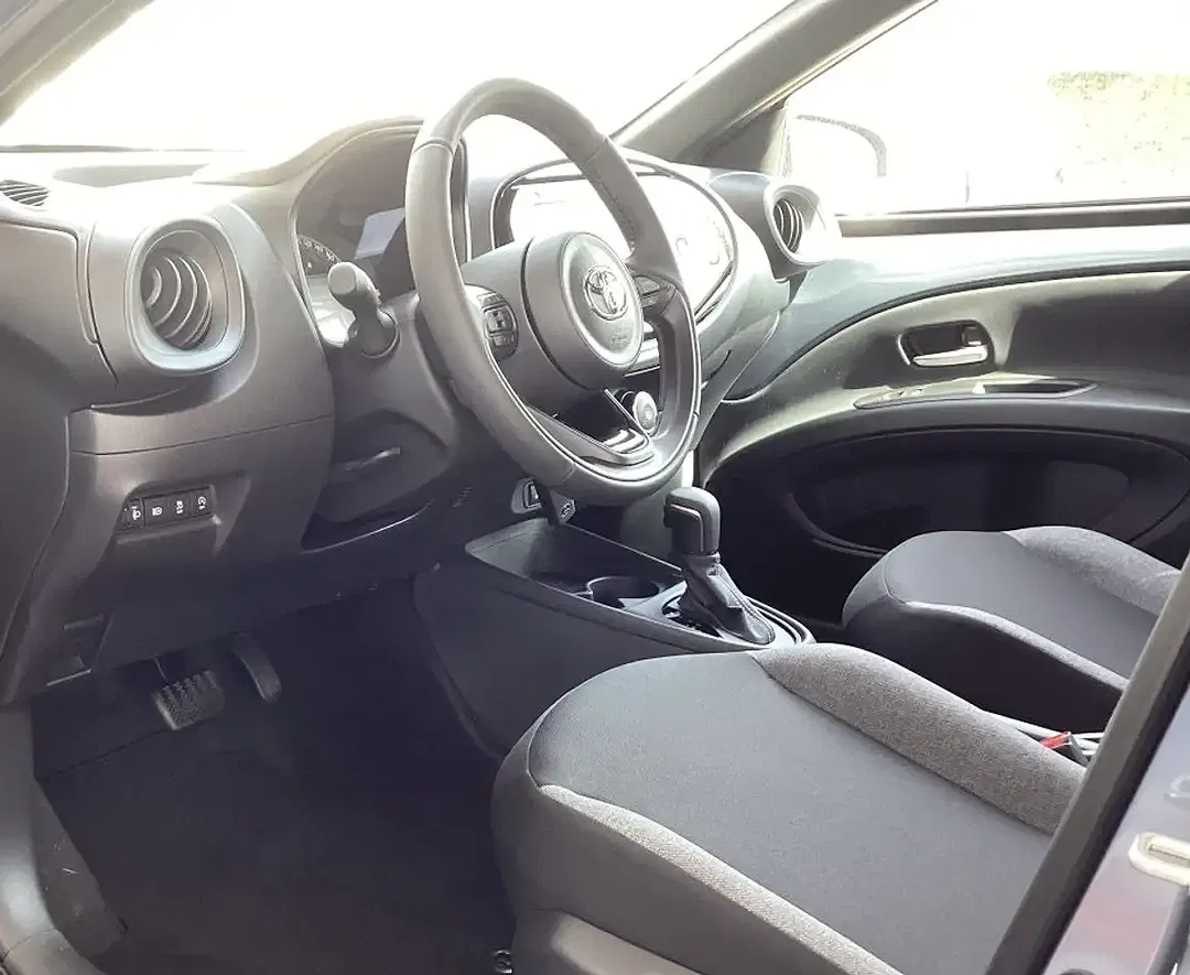 Toyota Aygo X CVT Business Edition - Thumbnail 6