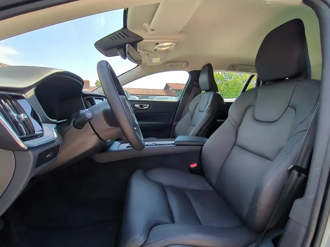Volvo V60 Cross Country AWD Plus - Thumbnail 10