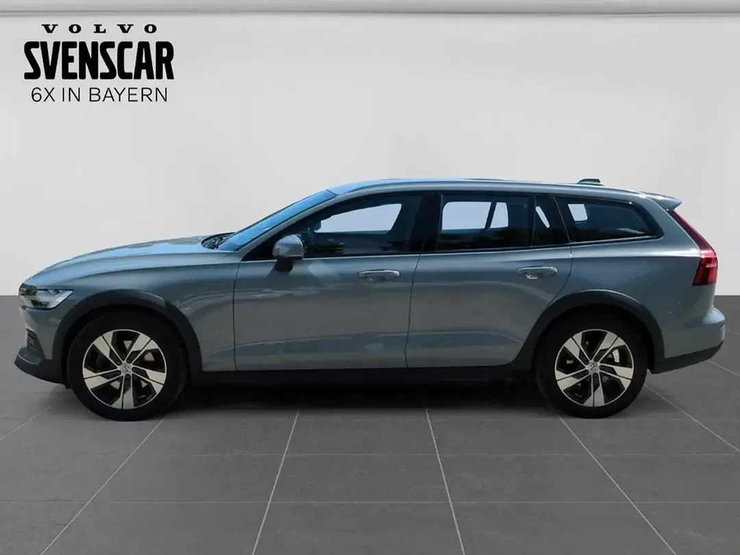 Volvo V60 Cross Country AWD Plus - Thumbnail 2