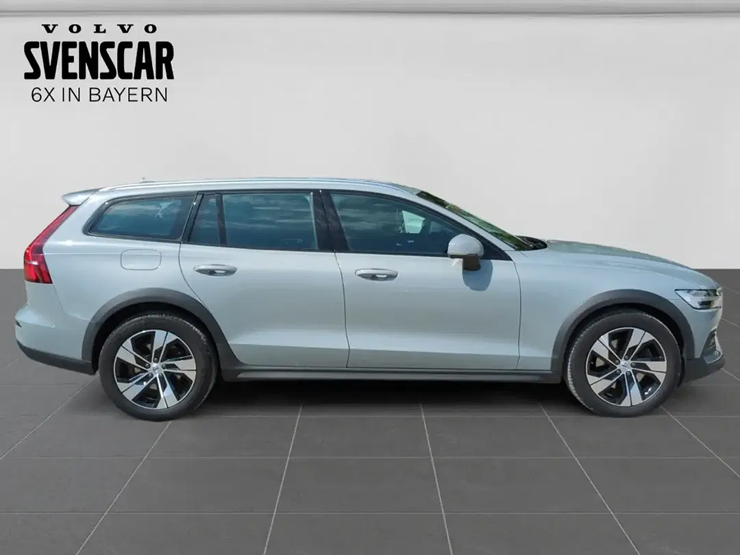 Volvo V60 Cross Country AWD Plus - Thumbnail 6