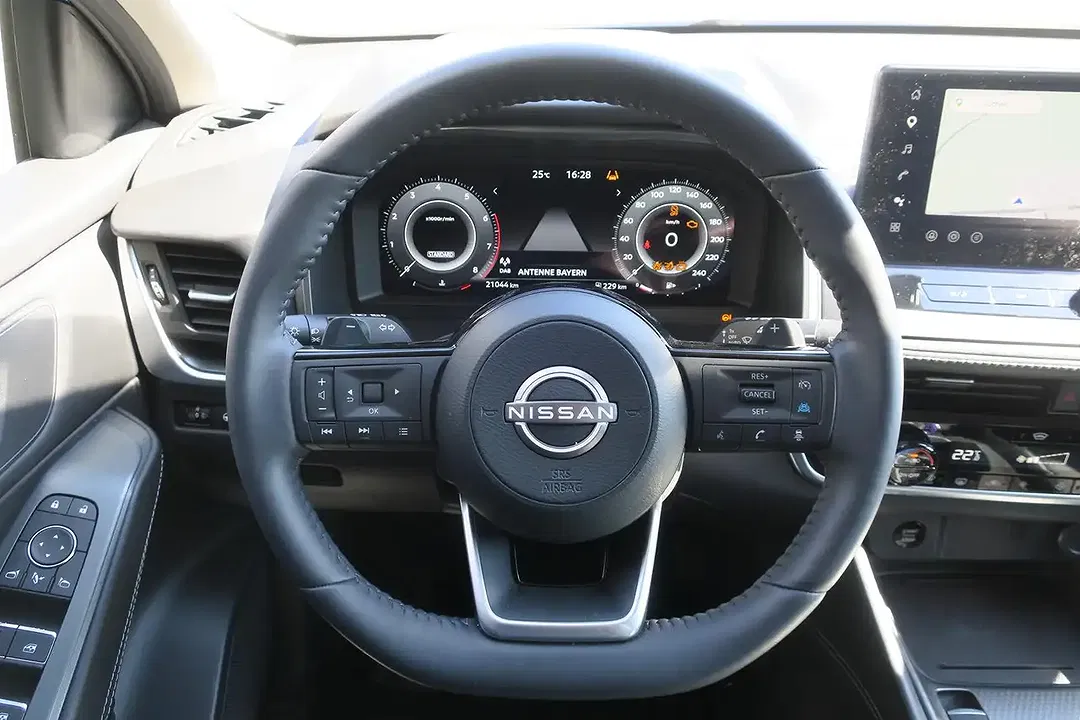 Nissan Qashqai 1.3 DIG-T MHEV Xtronic N-Connecta - Thumbnail 11