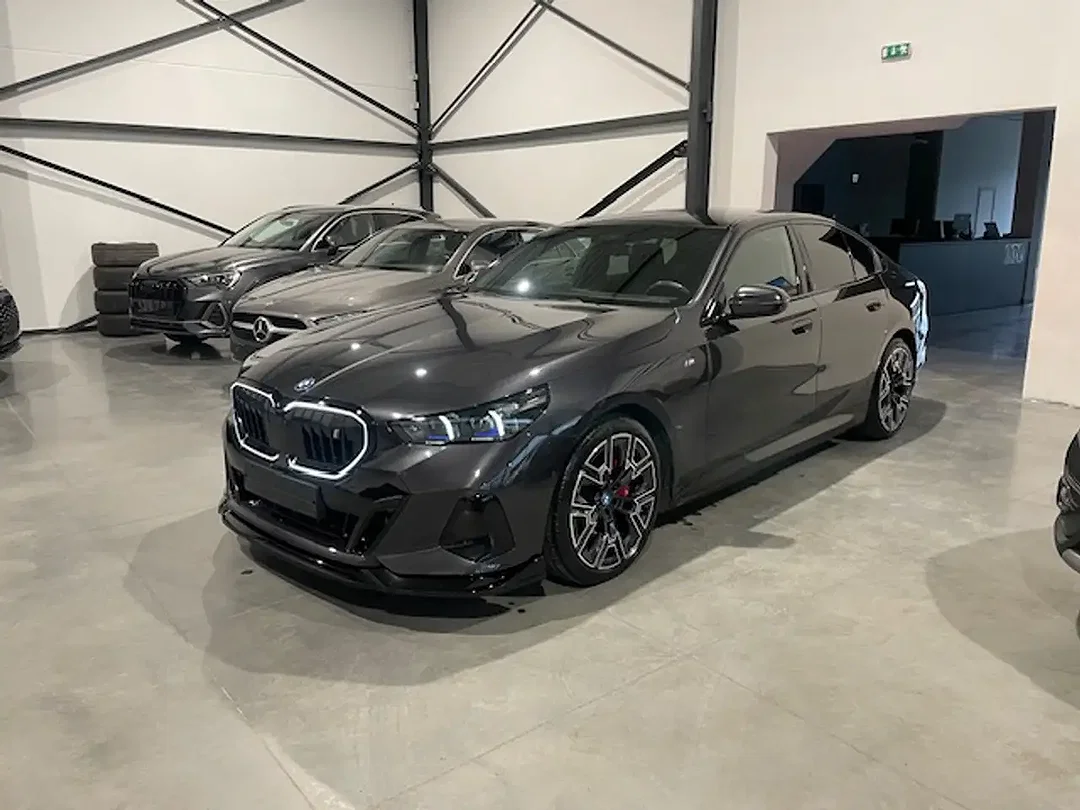 BMW i5 eDrive - Afbeelding 1