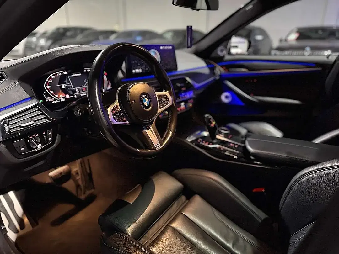 BMW M550 xDrive - Thumbnail 4
