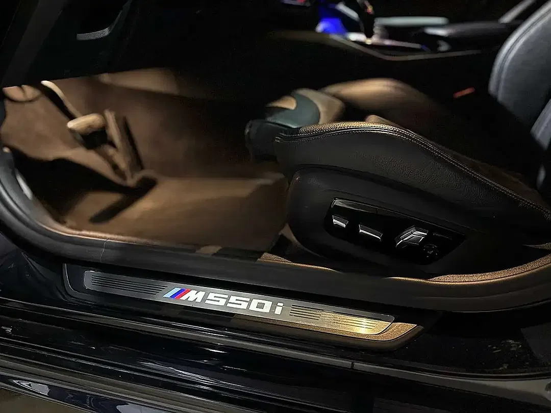 BMW M550 xDrive - Thumbnail 5