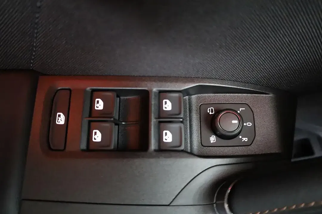 SEAT Leon 2.0 TSI DSG 4Drive - Thumbnail 8