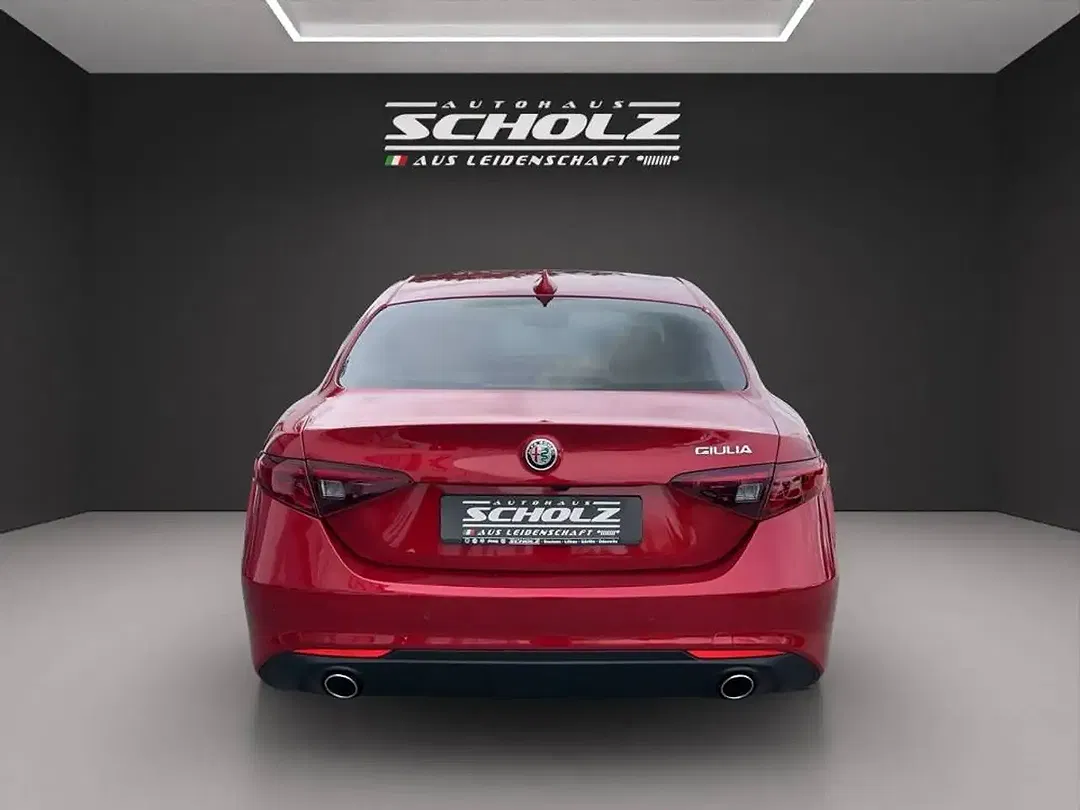 Alfa Romeo Giulia 2.2 Diesel 6C Villa d'Este - Thumbnail 8