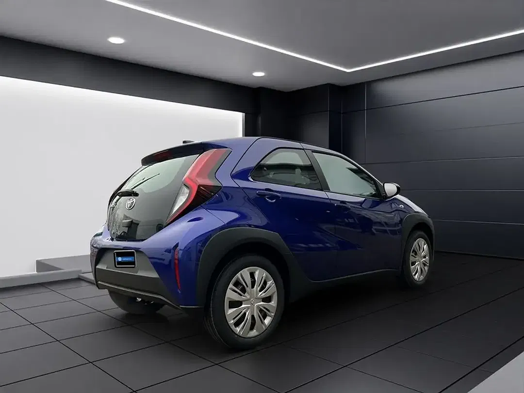 Toyota Aygo X Business Edition - Thumbnail 3