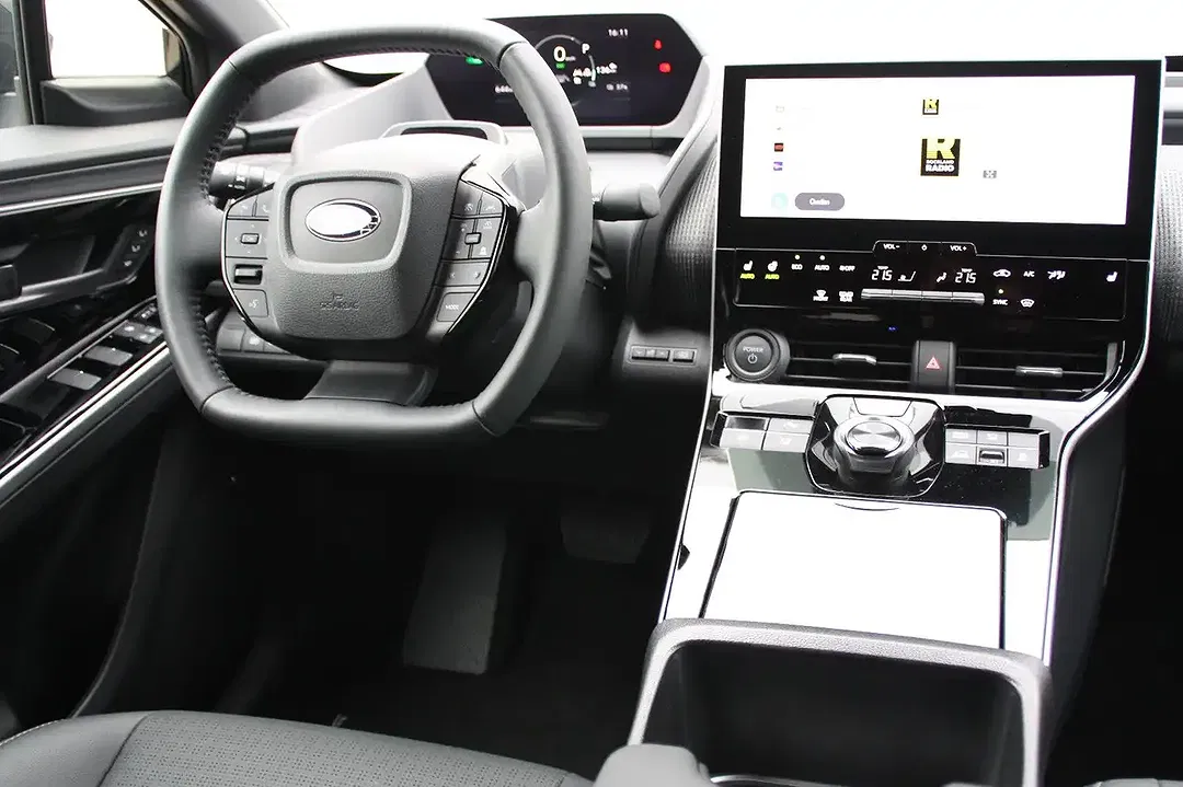 Subaru Solterra AWD Platinum Plus - Thumbnail 12