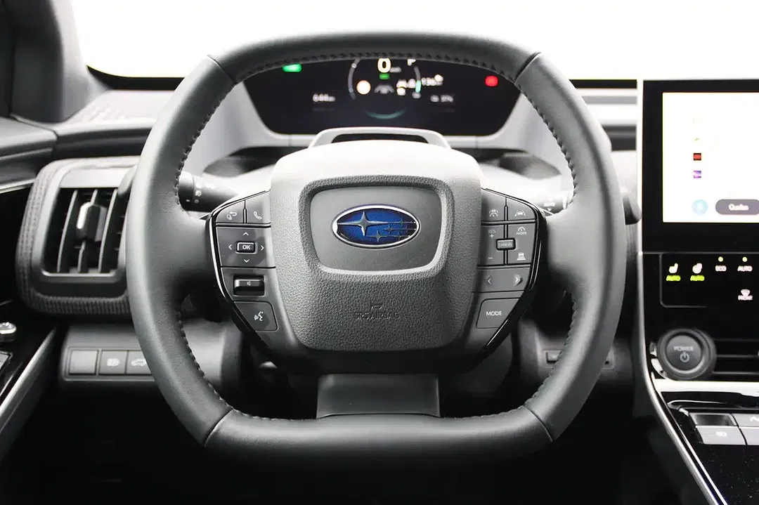 Subaru Solterra AWD Platinum Plus - Thumbnail 13