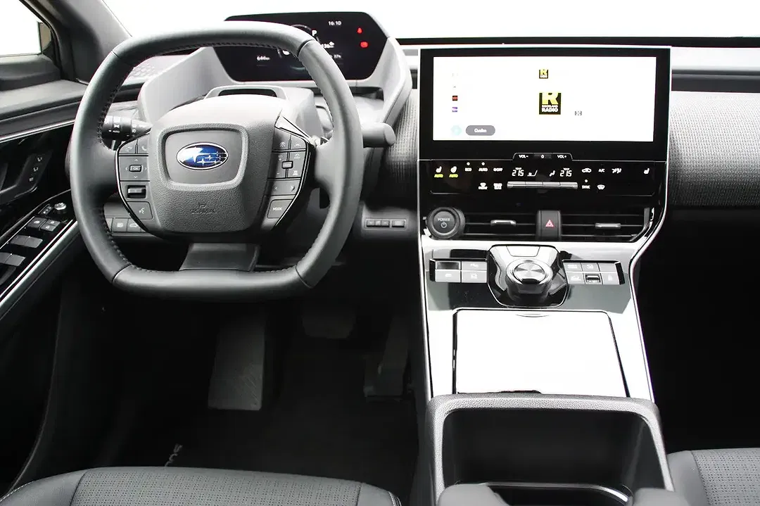 Subaru Solterra AWD Platinum Plus - Thumbnail 8