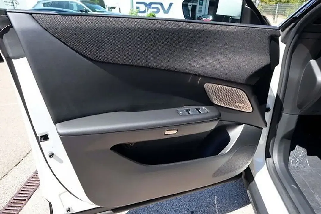 Mazda CX-6e Takumi - Thumbnail 14
