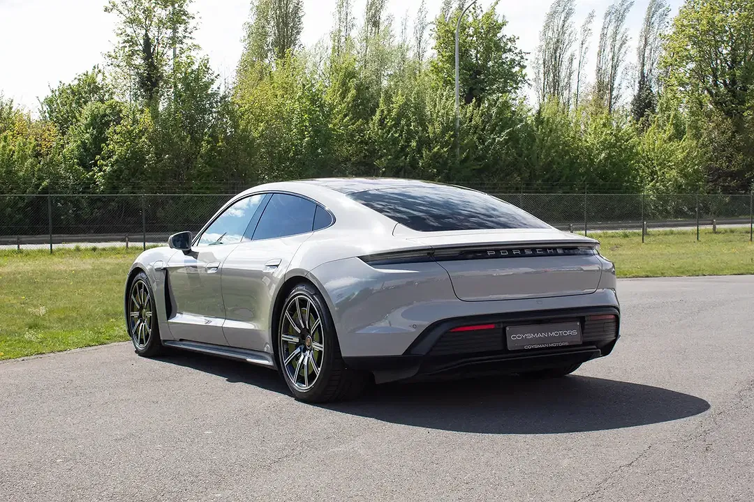 Porsche Taycan - Thumbnail 5