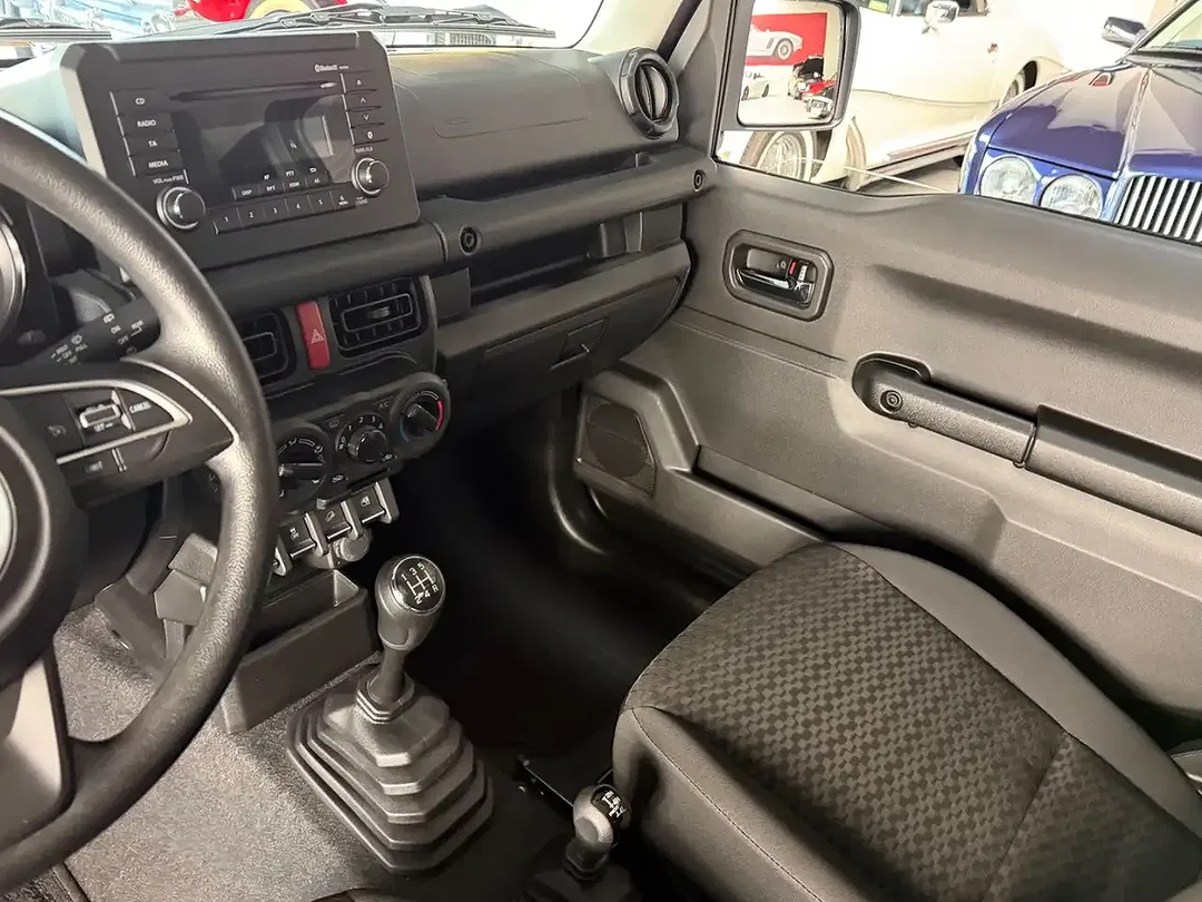 Suzuki Jimny 1.5 AllGrip Comfort - Thumbnail 20
