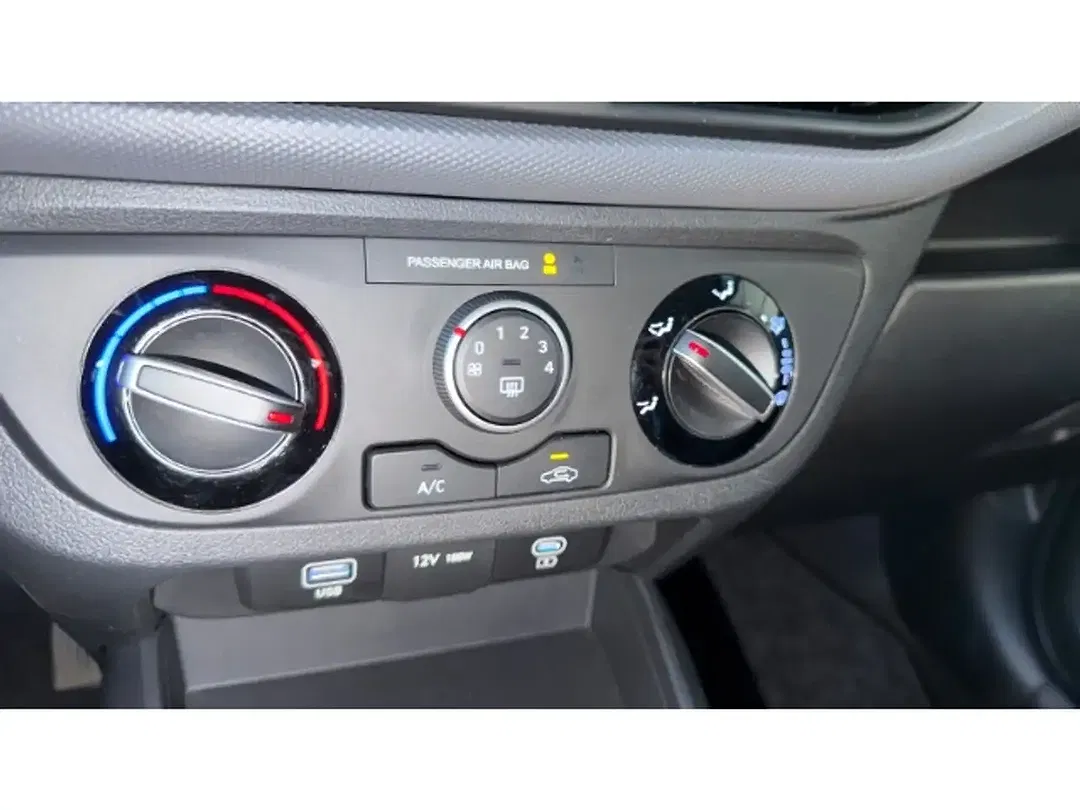 Hyundai i10 Trend - Thumbnail 13