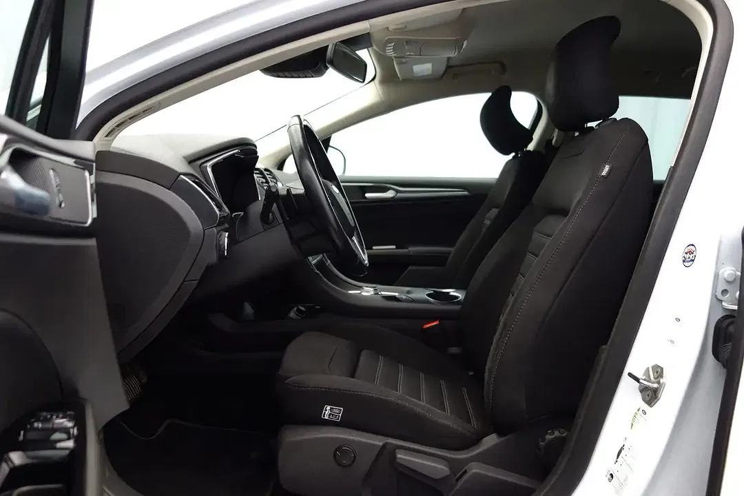 Ford Mondeo AUT Titanium - Thumbnail 11