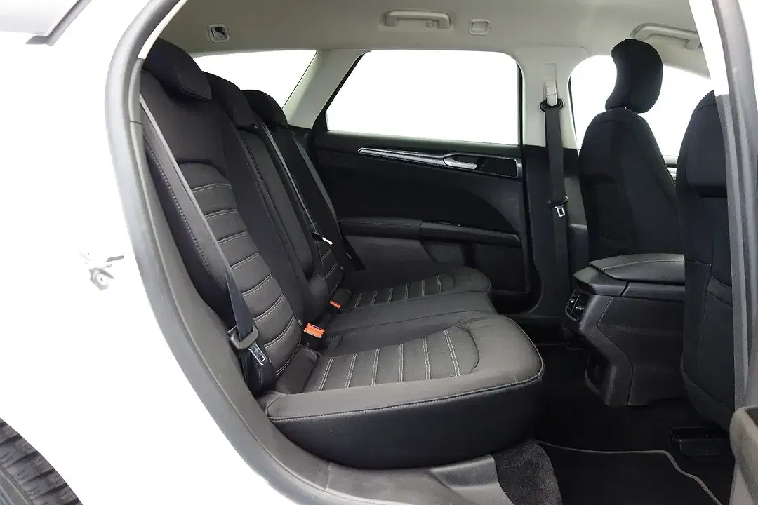 Ford Mondeo AUT Titanium - Thumbnail 14