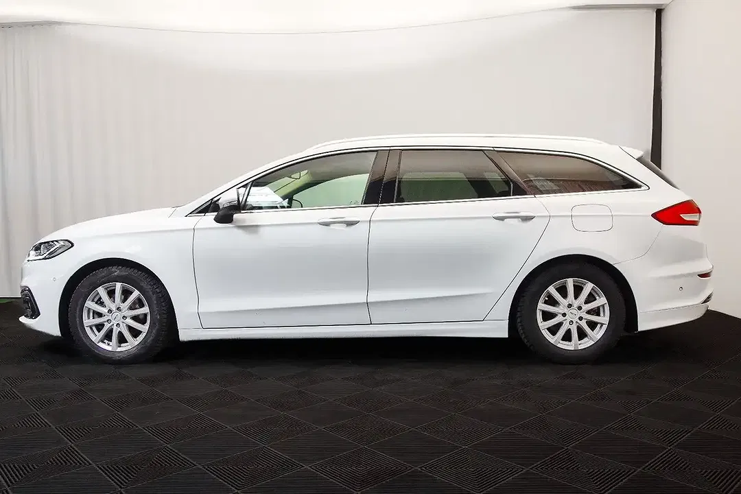 Ford Mondeo AUT Titanium - Thumbnail 4