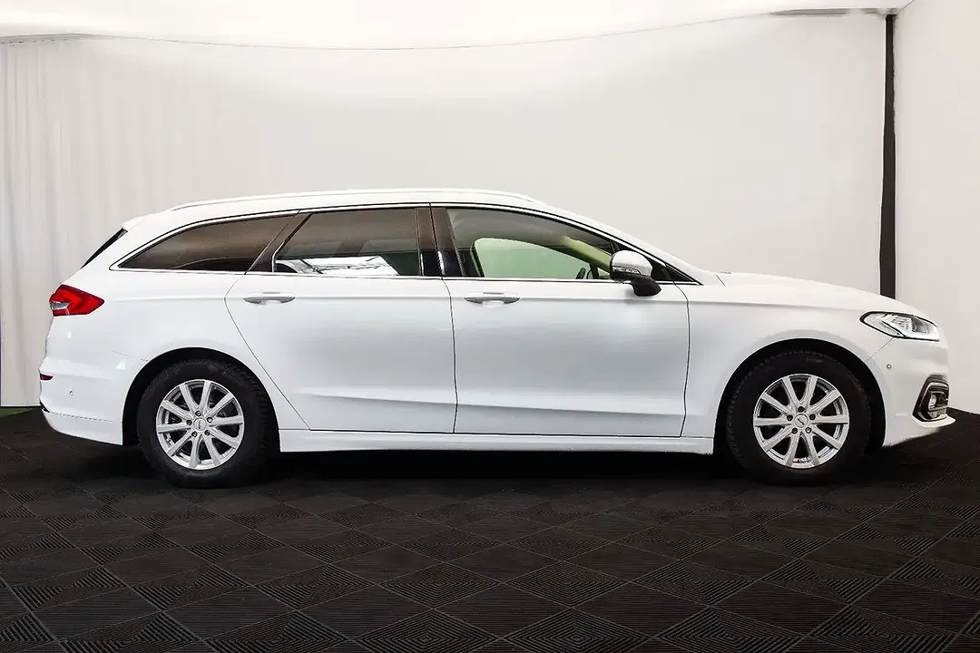 Ford Mondeo AUT Titanium - Thumbnail 5