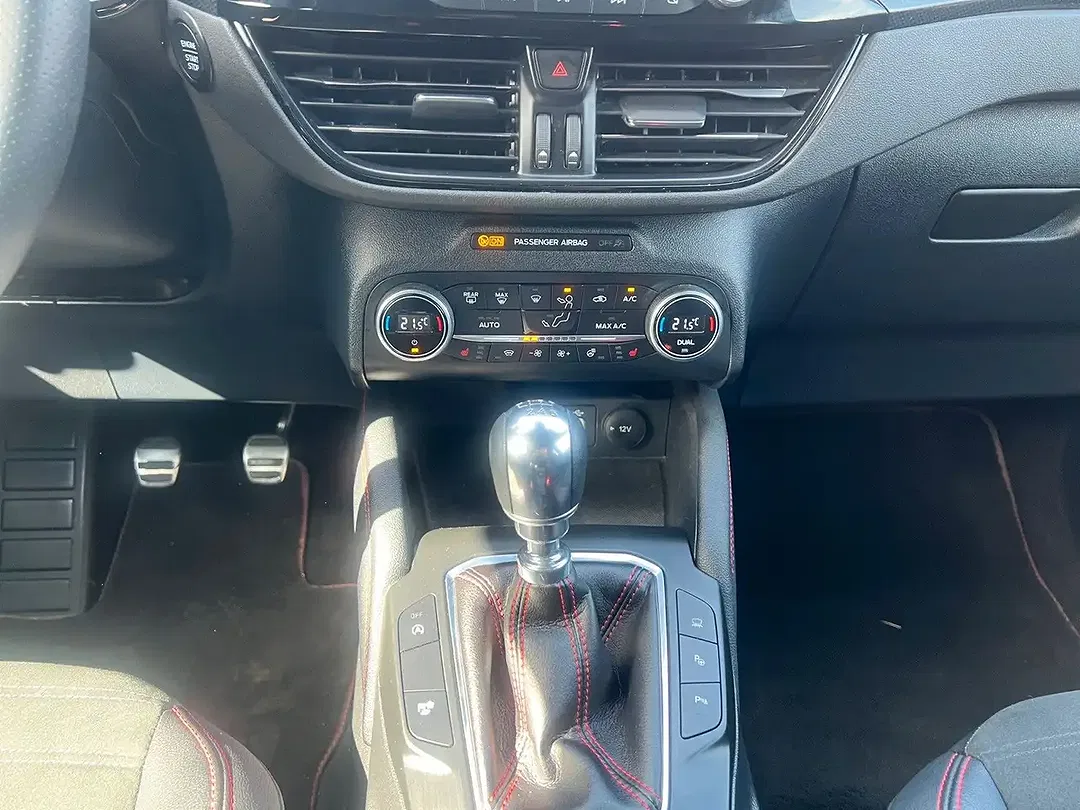 Ford Kuga Hybrid ST-Line X - Thumbnail 14