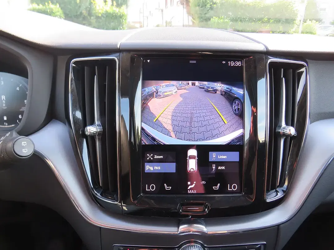 Volvo XC60 AWD Momentum Pro - Thumbnail 14