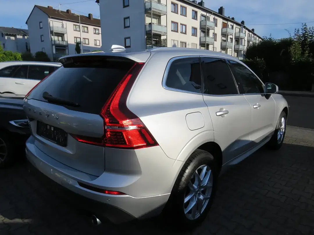Volvo XC60 AWD Momentum Pro - Thumbnail 6