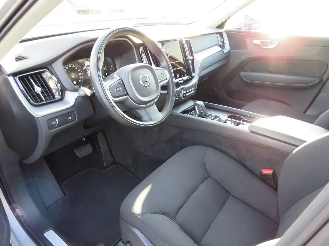 Volvo XC60 AWD Momentum Pro - Thumbnail 7