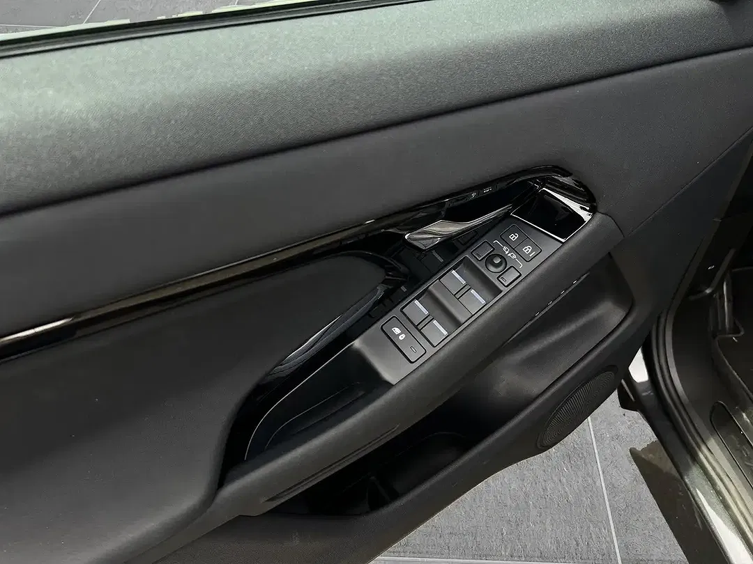 Land Rover Range Rover Evoque 4x4 S - Thumbnail 9