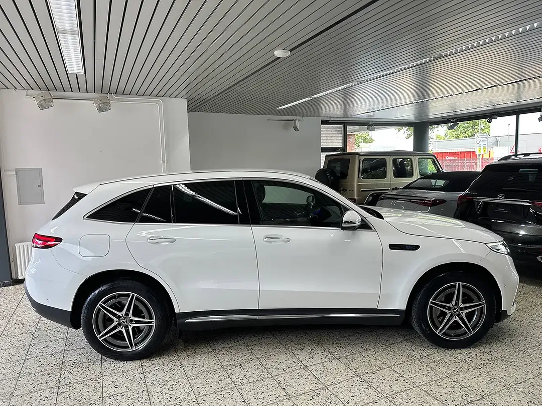 Mercedes-Benz EQC 400 AMG Line - Thumbnail 4