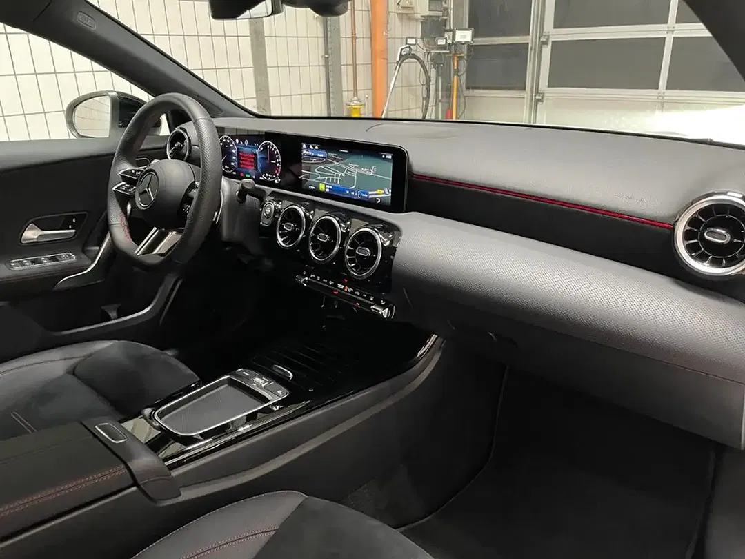 Mercedes-Benz A 250 AUT AMG MBUX Night - Thumbnail 18