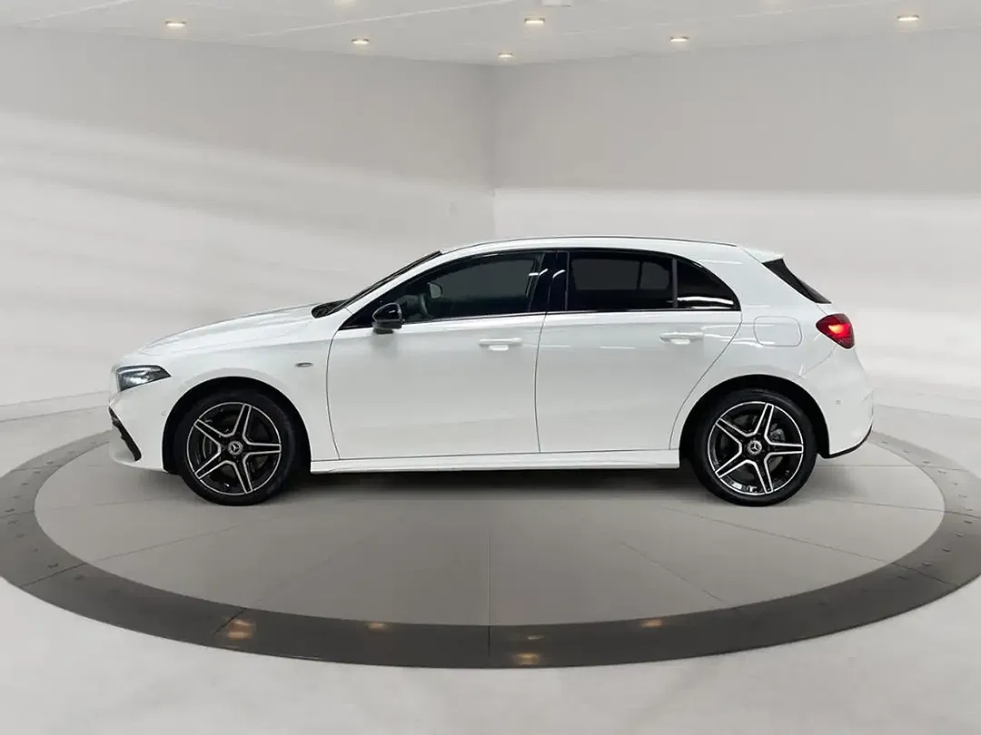 Mercedes-Benz A 250 AUT AMG MBUX Night - Thumbnail 3