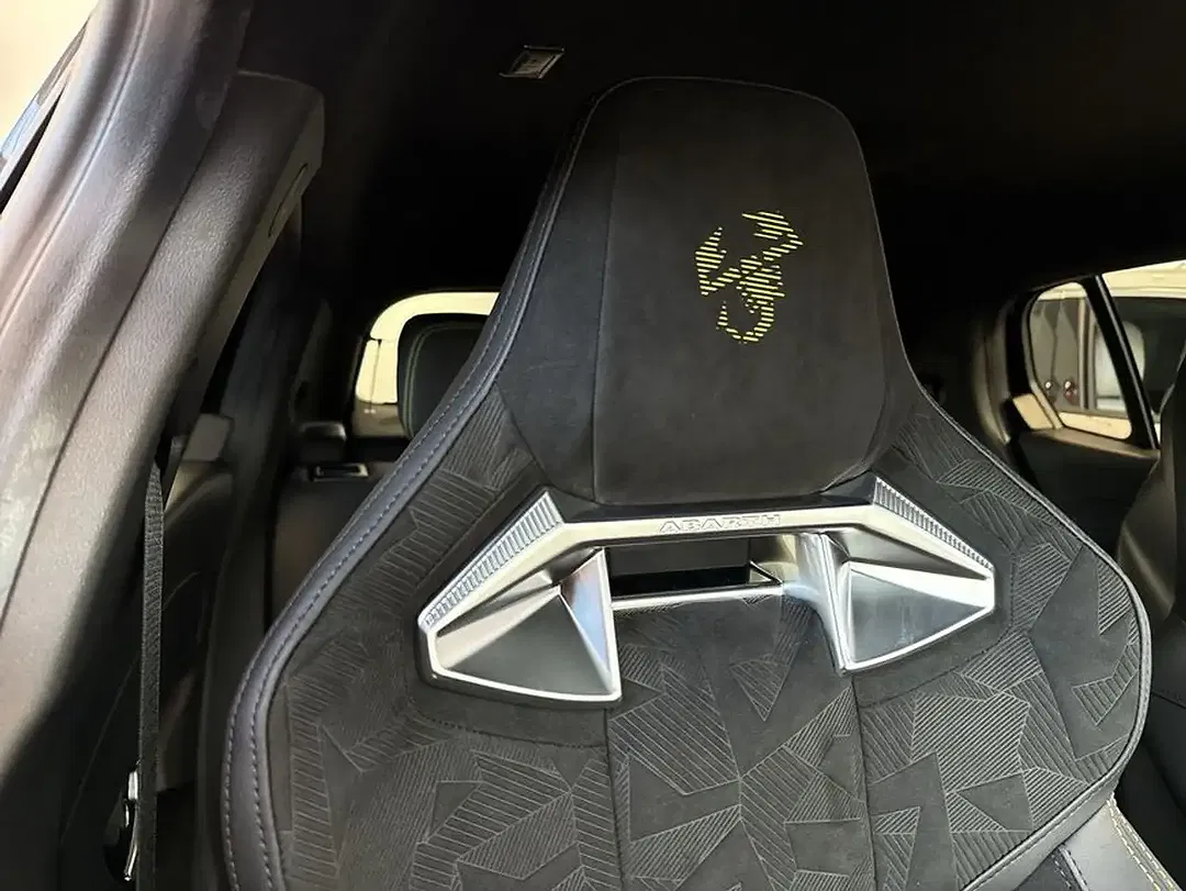 Abarth 600e Competizione - foto 17