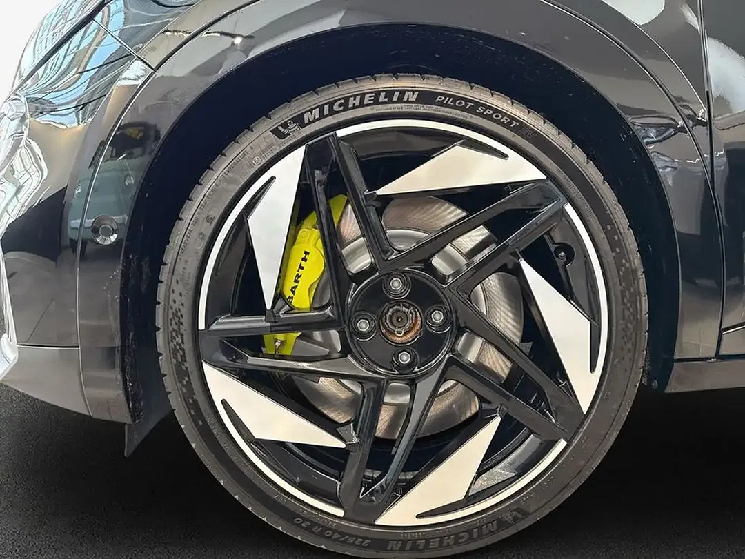 Abarth 600e Competizione - Thumbnail 8