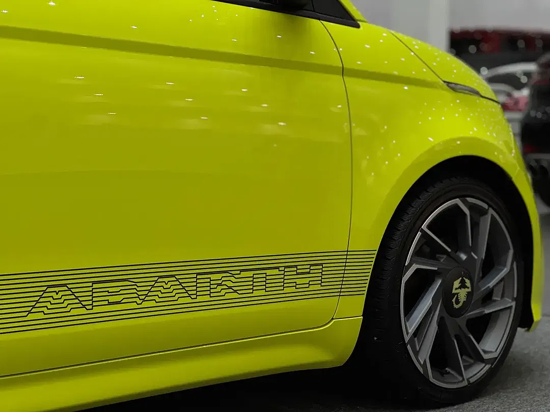 Abarth 500e Scorpionissima Limited - Thumbnail 12