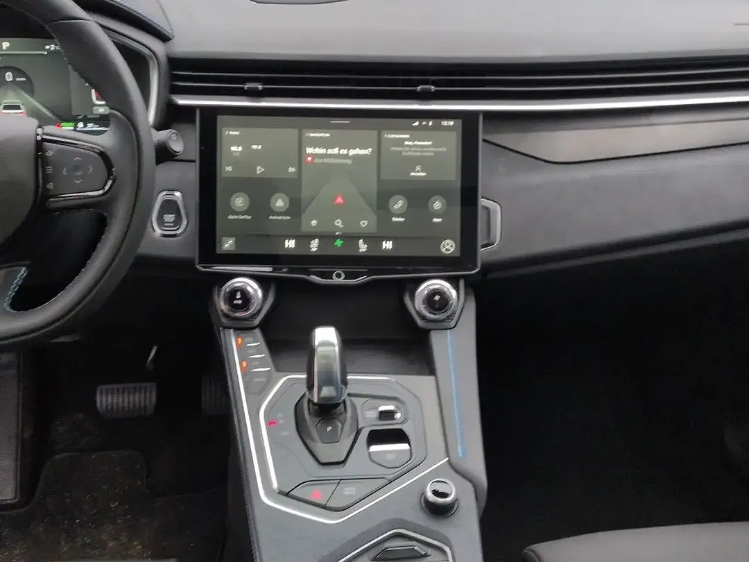 Lynk & Co 01 - Thumbnail 10