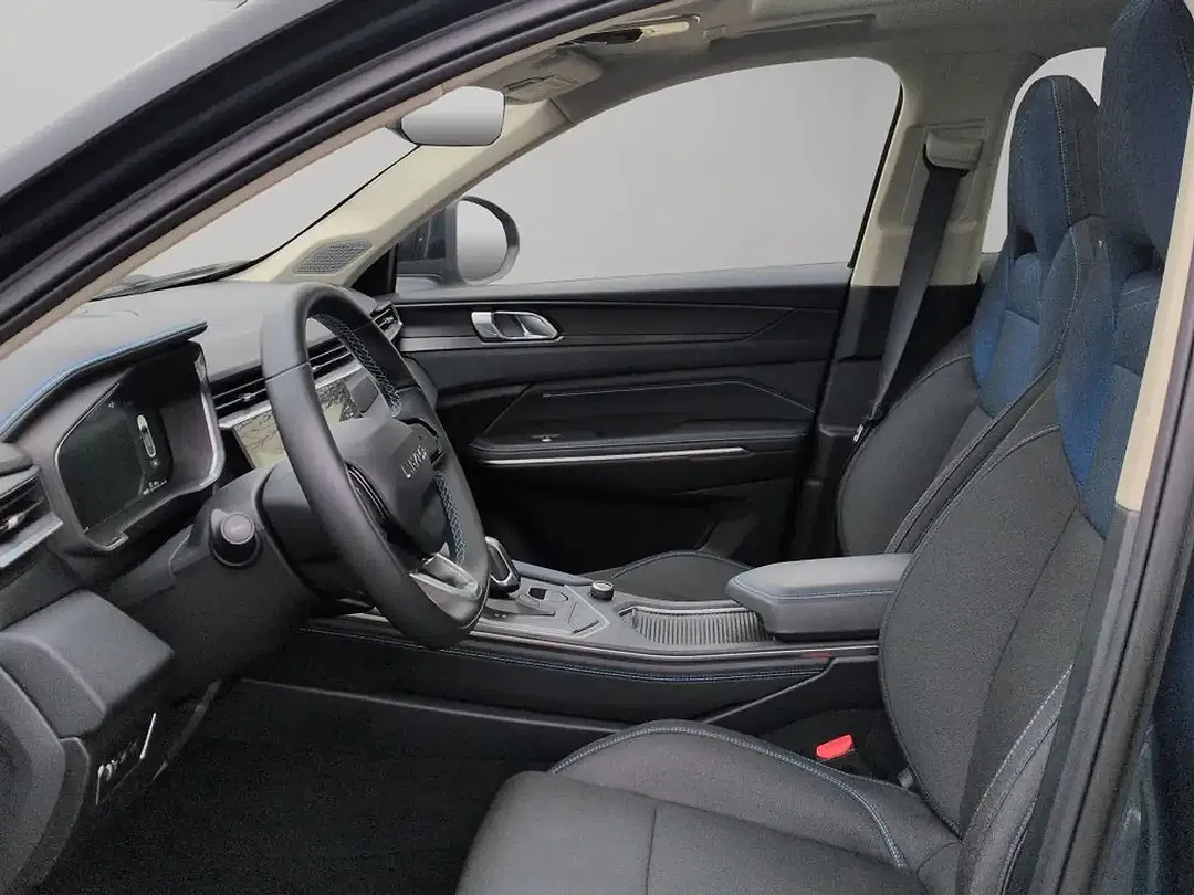 Lynk & Co 01 - Thumbnail 5