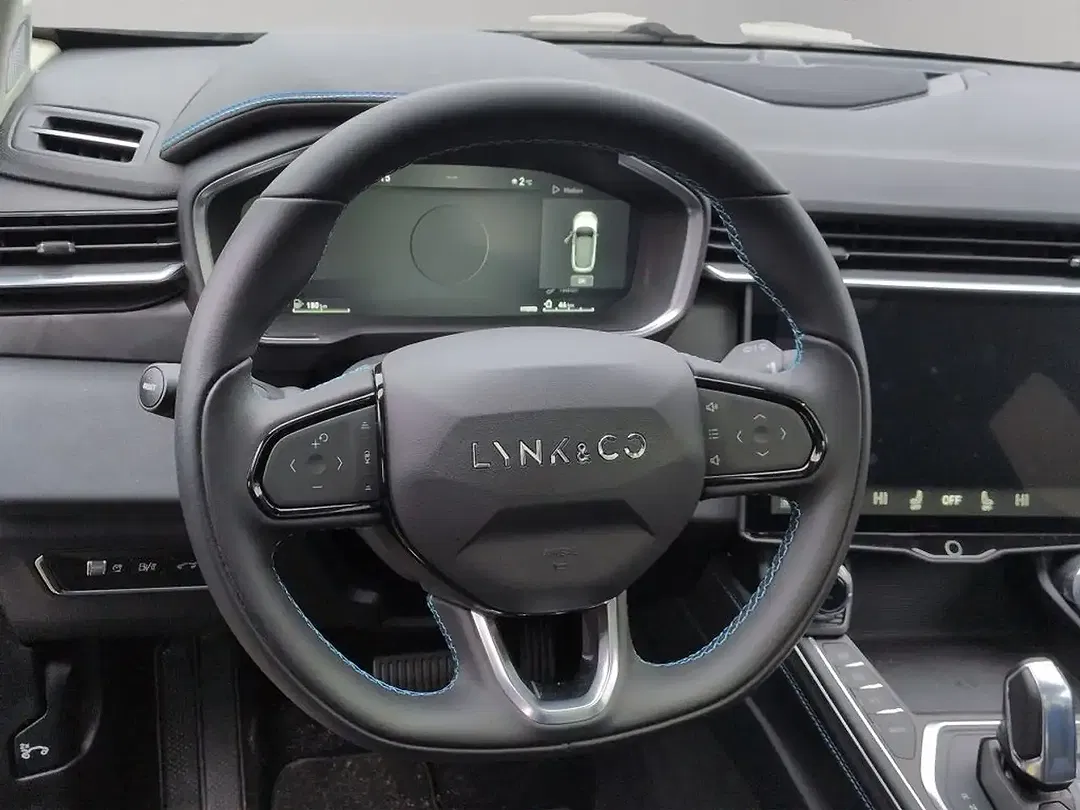Lynk & Co 01 - Thumbnail 6