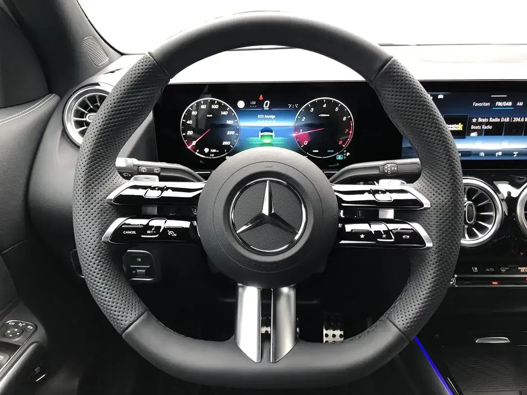 Mercedes-Benz GLA 200 AMG MBUX Night - Thumbnail 10