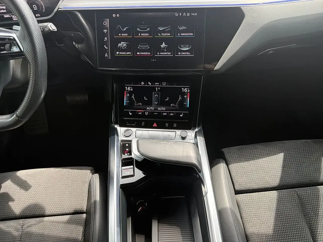 Audi Q8 e-tron 50 quattro S line - Thumbnail 11