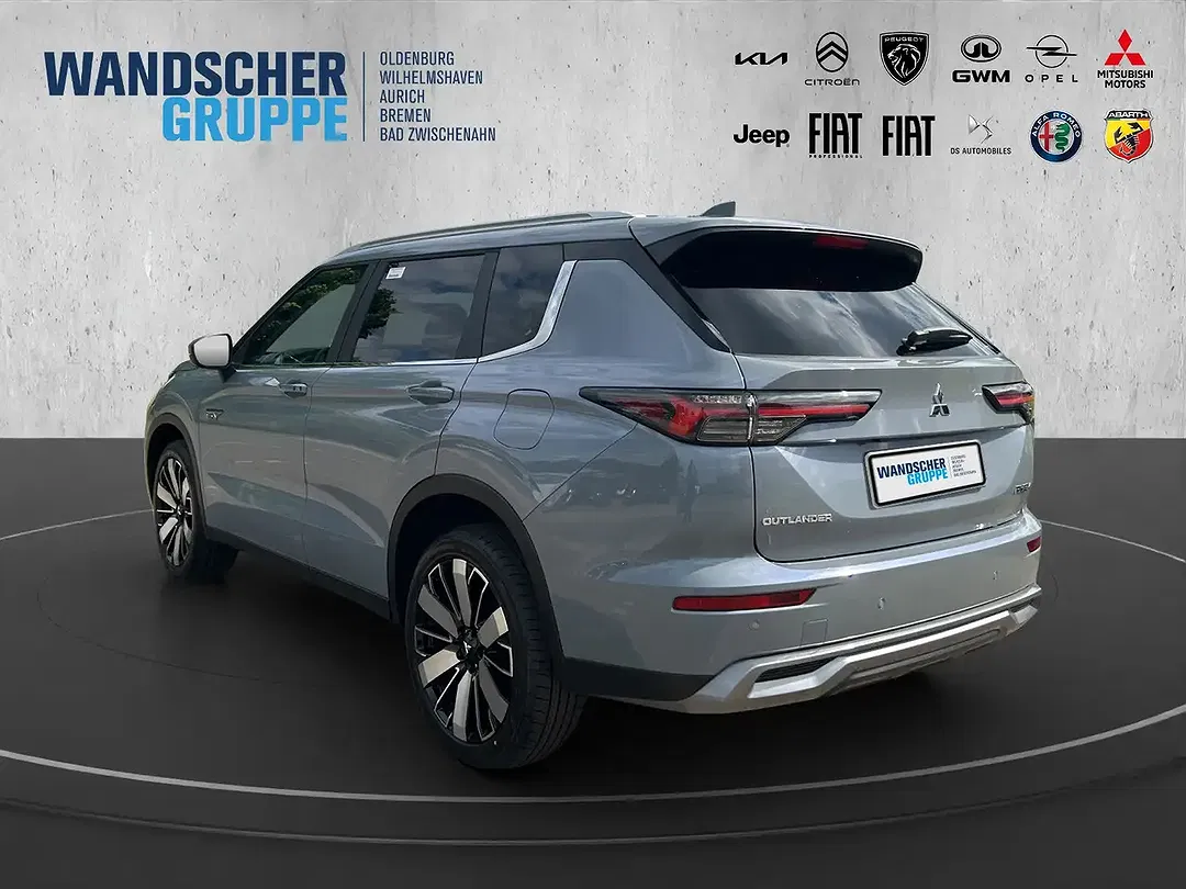 Mitsubishi Outlander PHEV Intro Edition - Thumbnail 3