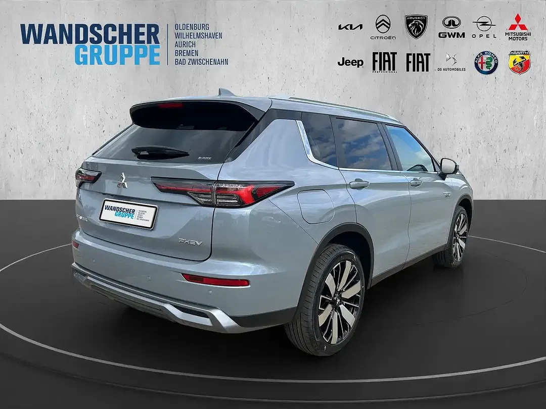 Mitsubishi Outlander PHEV Intro Edition - Thumbnail 5