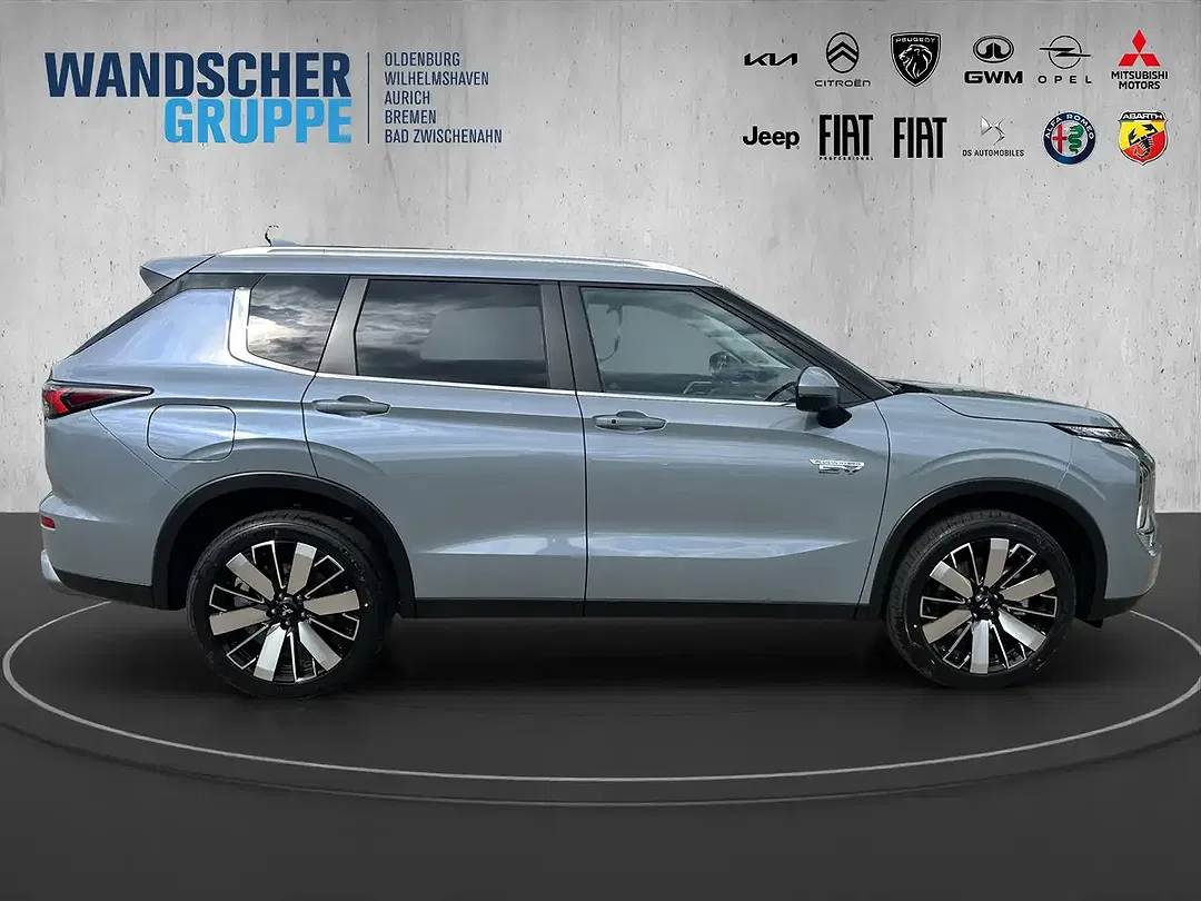 Mitsubishi Outlander PHEV Intro Edition - Thumbnail 6