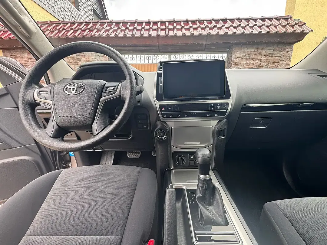 Toyota Land Cruiser - Thumbnail 8