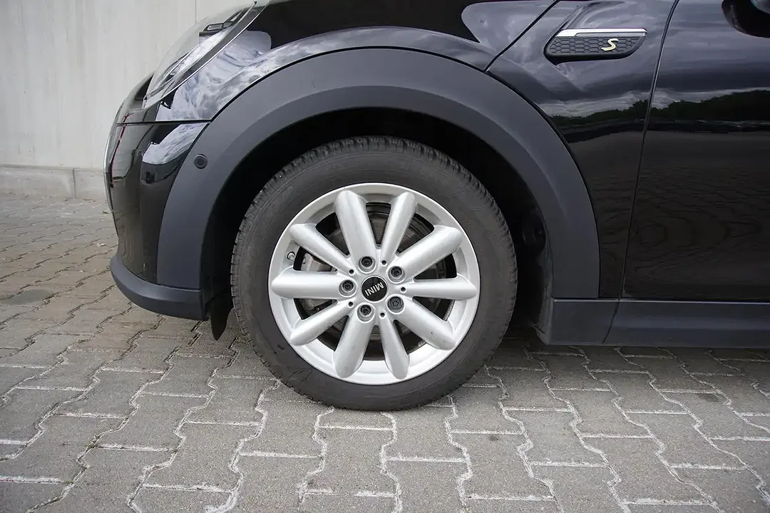 MINI Cooper SE - Thumbnail 3