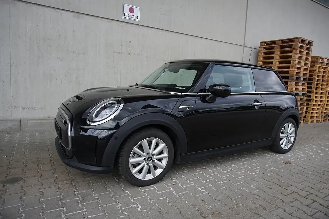 MINI Cooper SE - Thumbnail 4