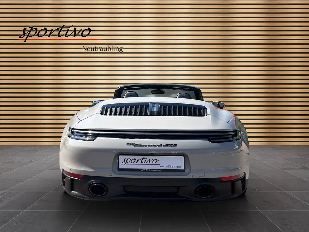 Porsche 992 Carrera 4 GTS Cabriolet - Thumbnail 4