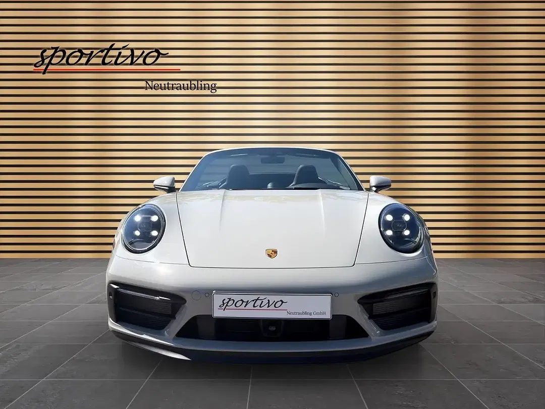 Porsche 992 Carrera 4 GTS Cabriolet - Thumbnail 8