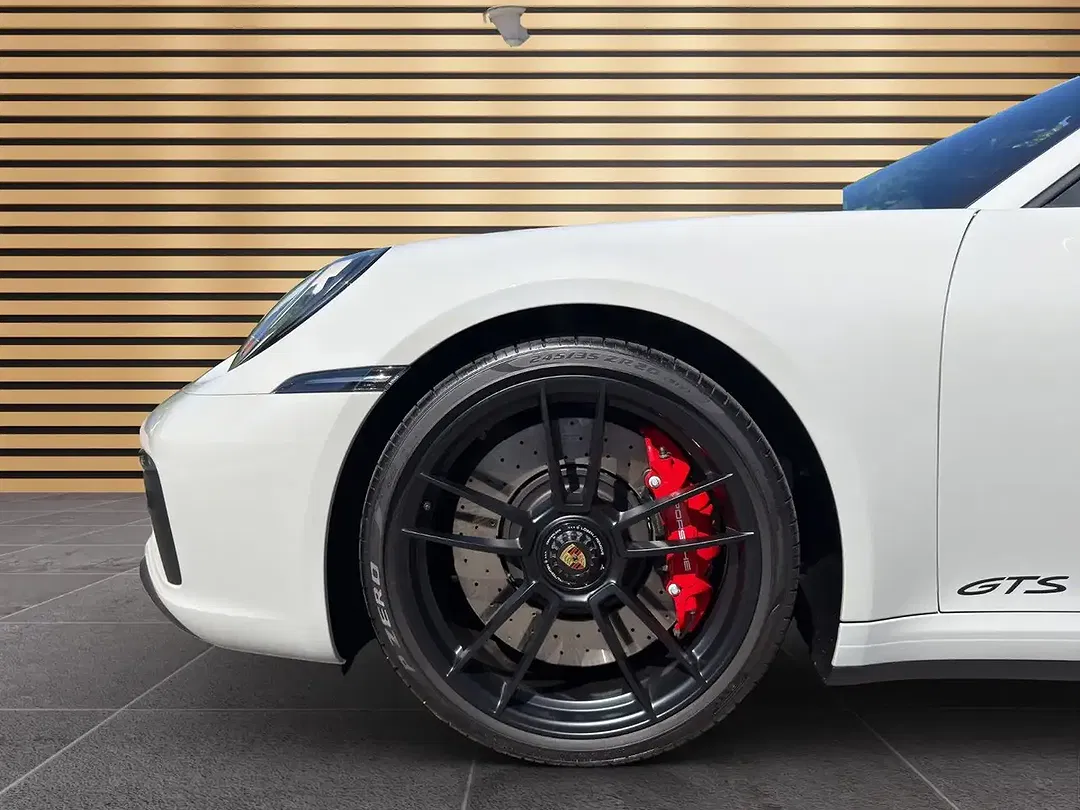 Porsche 992 Carrera 4 GTS Cabriolet - Thumbnail 9
