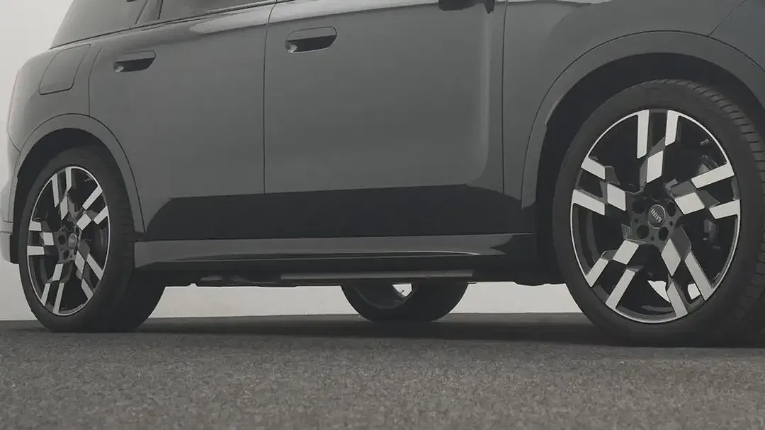 MINI Countryman SE All4 JCW Trim - Thumbnail 15